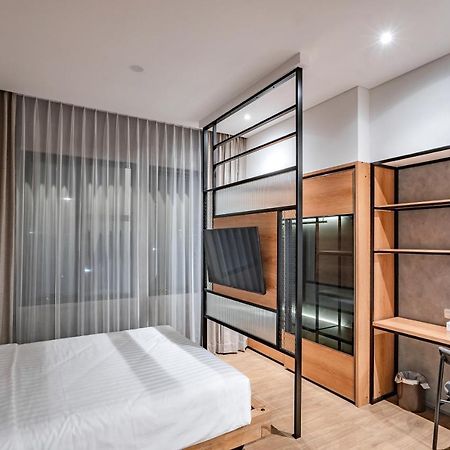 Отель Loa Living Solo Baru Grogol Экстерьер фото