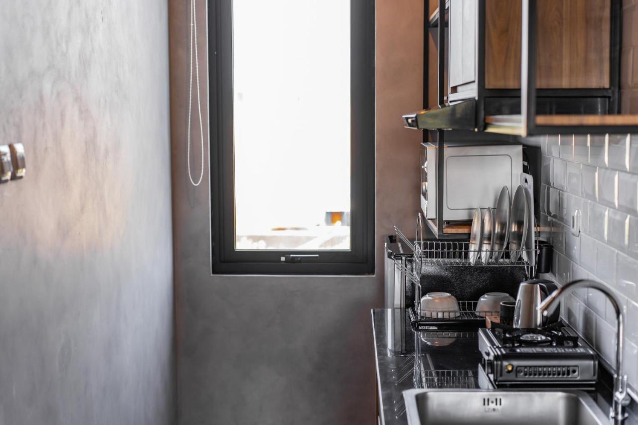 Отель Loa Living Solo Baru Grogol Экстерьер фото