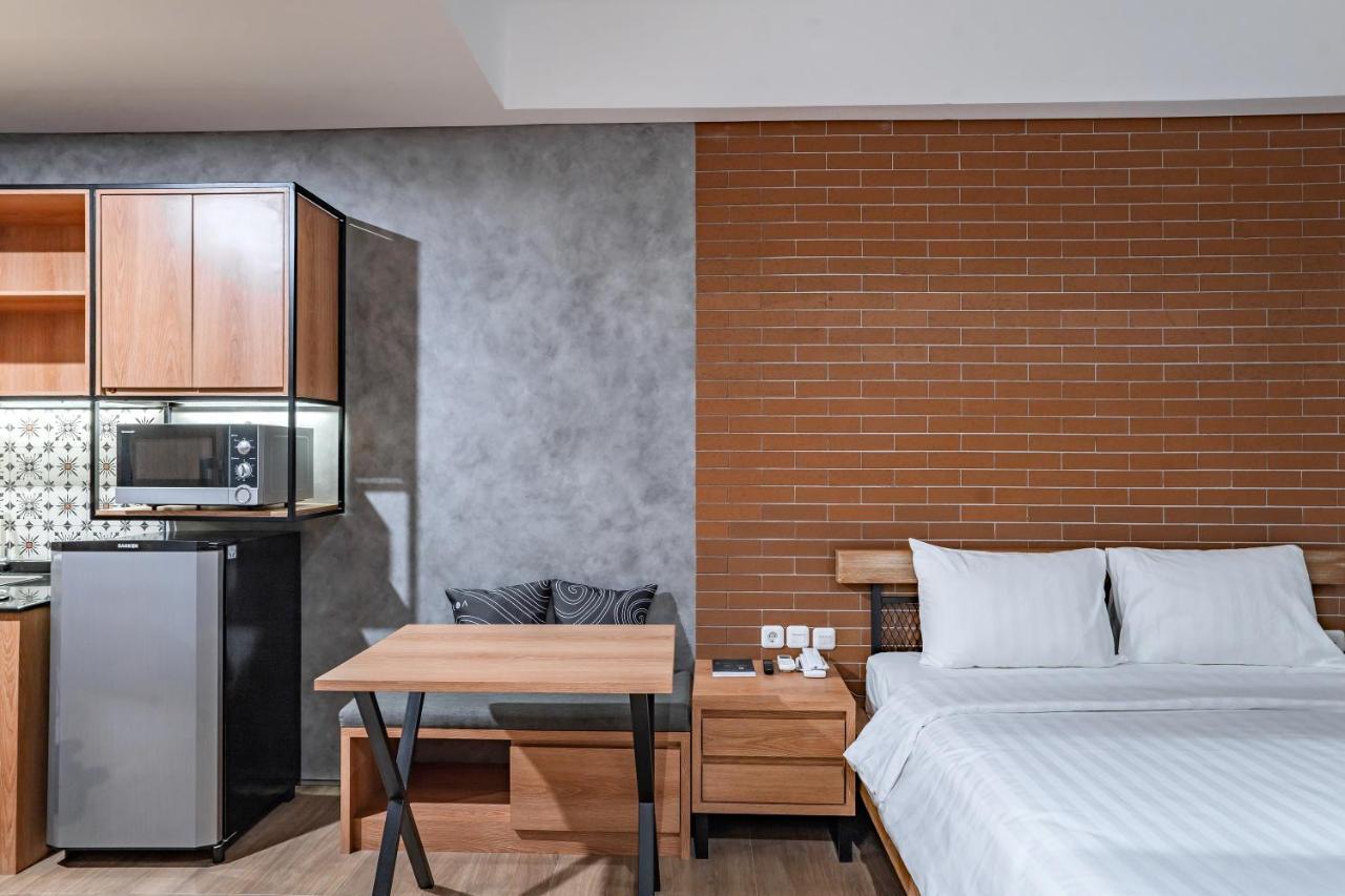 Отель Loa Living Solo Baru Grogol Экстерьер фото